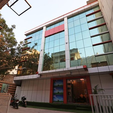 Hotel O Cloud Nuova Delhi Esterno foto