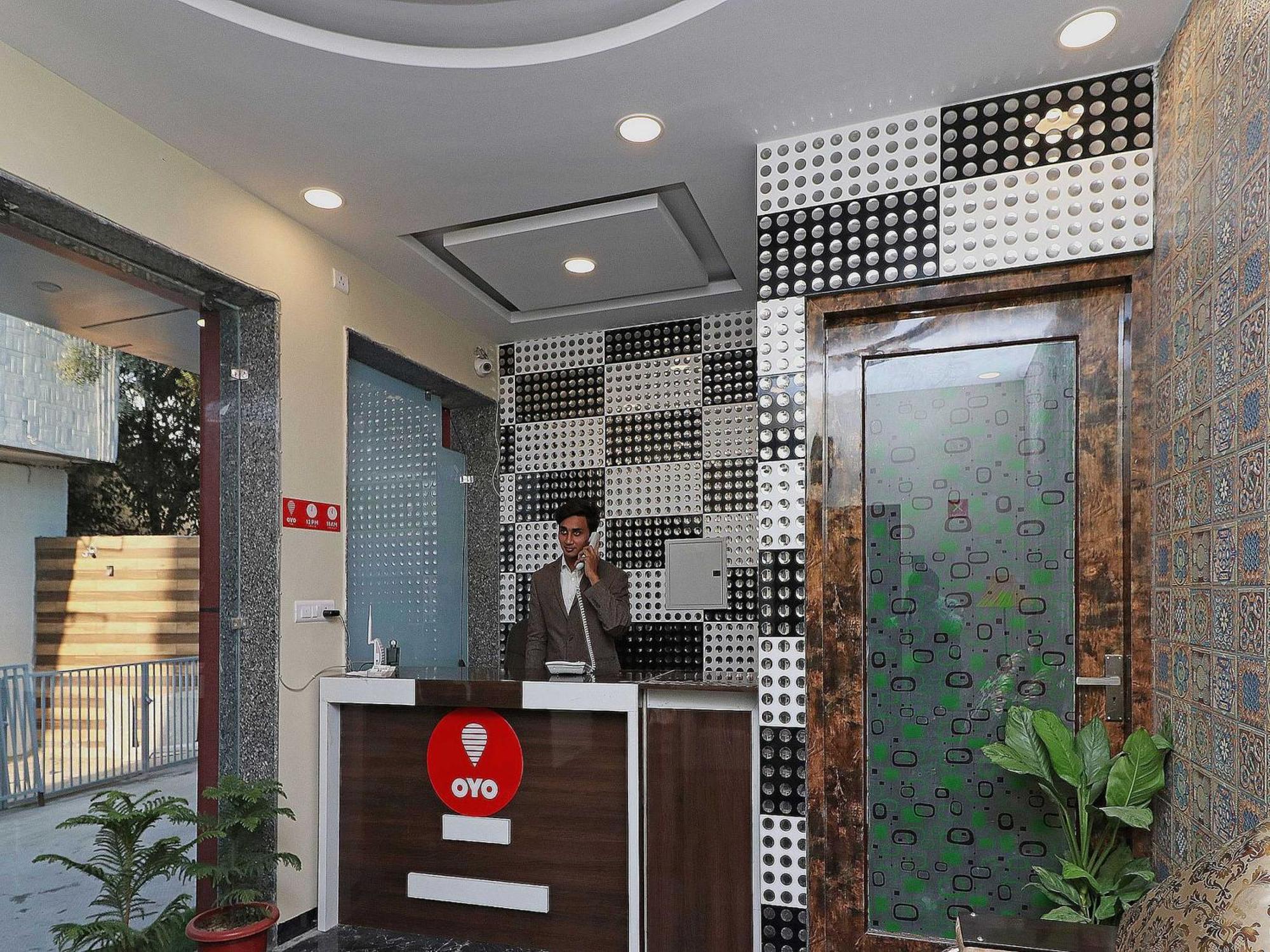Hotel O Cloud Nuova Delhi Esterno foto