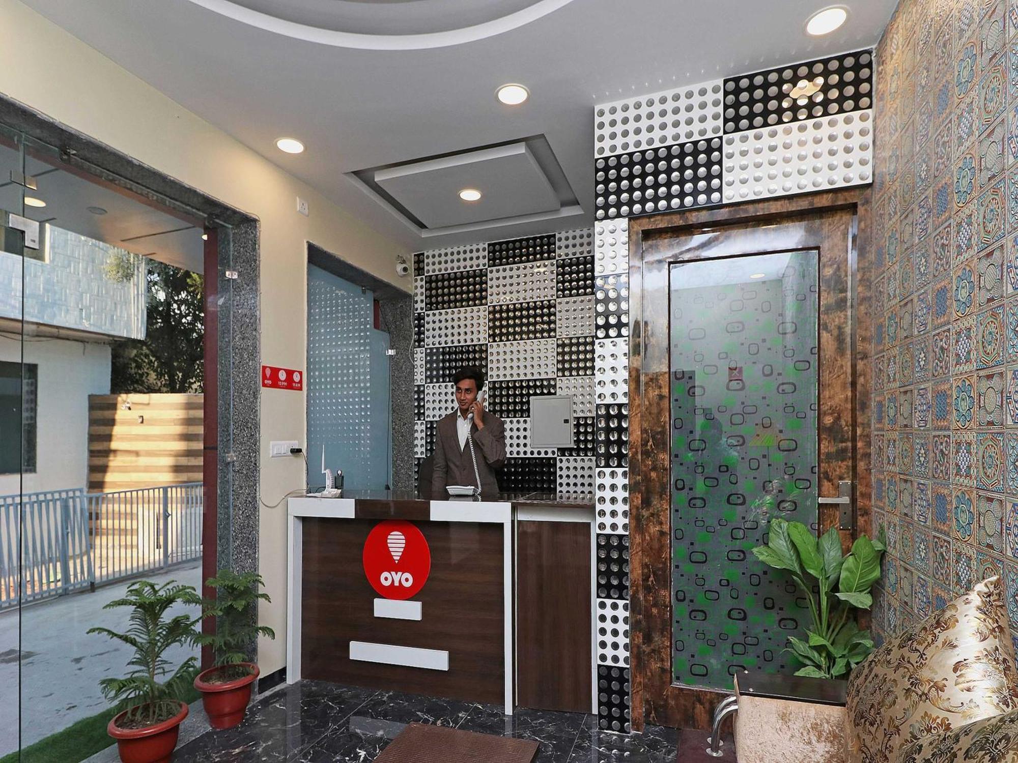Hotel O Cloud Nuova Delhi Esterno foto