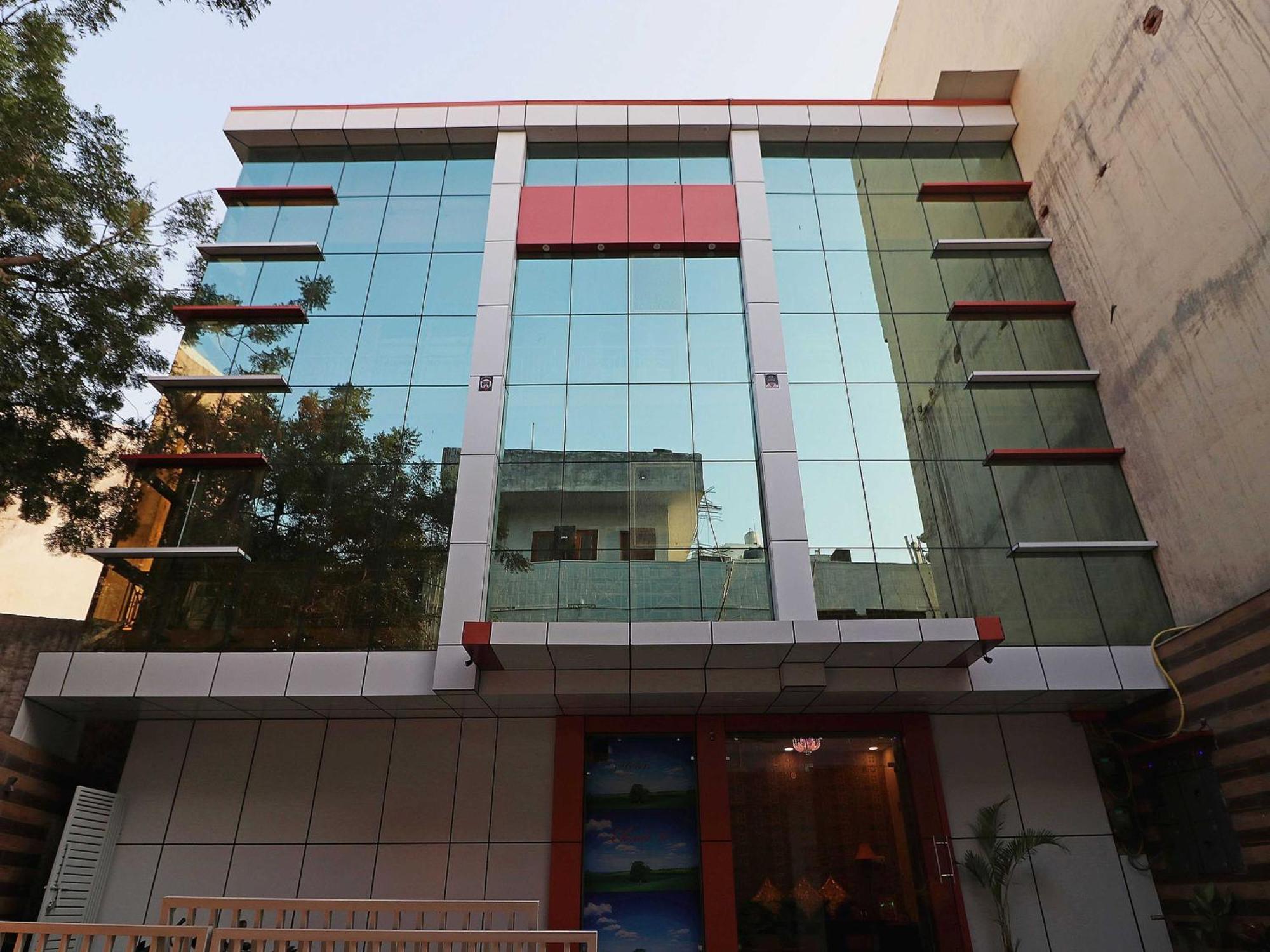 Hotel O Cloud Nuova Delhi Esterno foto